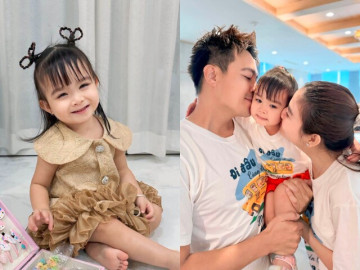 Bé gái Vbiz hút triệu lượt xem nhờ 1 câu nói: Được khen giống bé Xuân Mai, 2 tuổi đã tự kiếm tiền mua sữa