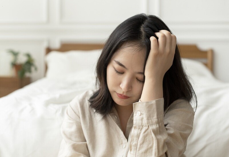 Mệt mỏi sau khi làm việc, học tập hoặc vận động là phản ứng bình thường của cơ thể. Tuy nhiên, tình trạng thường xuyên thiếu năng lượng, uể oải dù đã nghỉ ngơi đầy đủ có thể cho thấy cơ thể đang bị suy giảm thể trạng hoặc gặp một số vấn đề sức khỏe tiềm ẩn.
