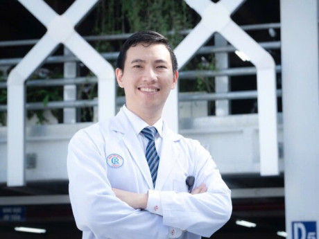 20 phút “kỳ diệu”, bác sĩ Việt đỡ đẻ cho sản phụ trên chuyến bay từ Châu Âu về Việt Nam