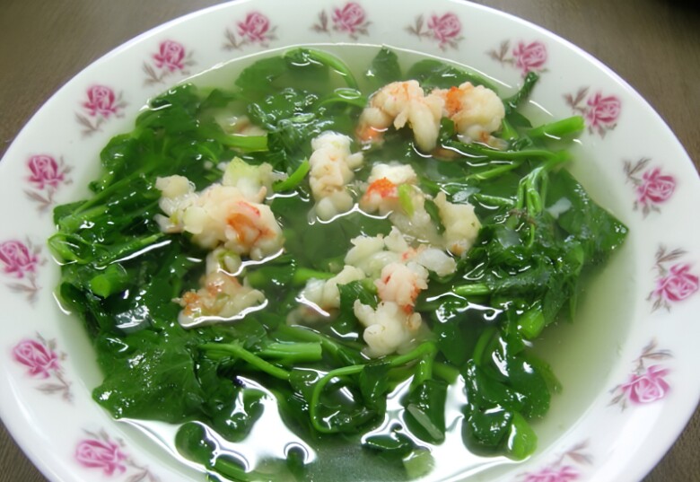 Rau mồng tơi giàu dưỡng chất, được bà nội trợ sử dụng để chế biến thành nhiều món ăn ngon - Ảnh minh hoạ