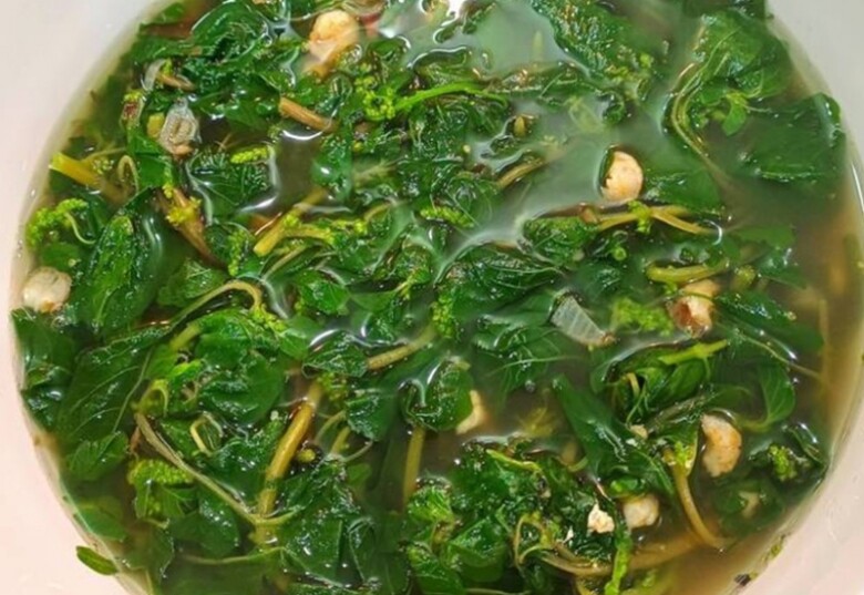 Dền cơm có thể luộc, xào tỏi hoặc nấu canh cùng tôm, thịt bằm, cua đồng, phù hợp với nhiều bữa cơm gia đình - Ảnh minh họa.