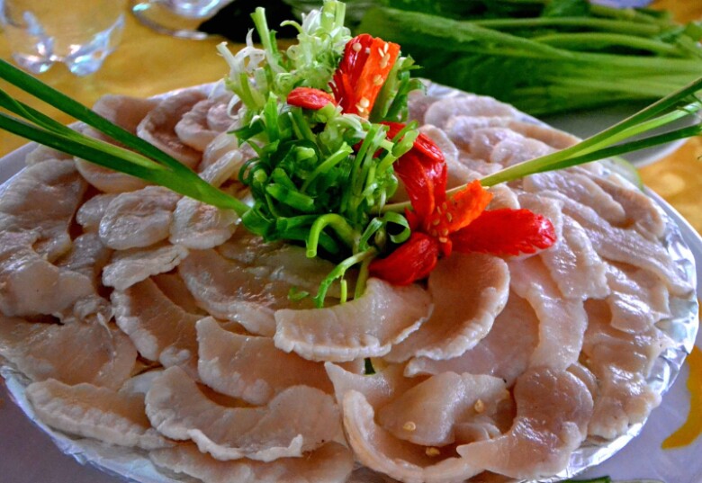 Những món ăn ngon giàu dinh dưỡng từ thịt trai luôn thu hút đông đảo thực khách (Ảnh minh hoạ)