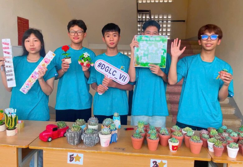 Các CLB, đội nhóm tại nhà trường đã tạo nhiều sân chơi bổ ích cho học sinh rèn luyện kỹ năng (Ảnh Fanpage nhà trường)