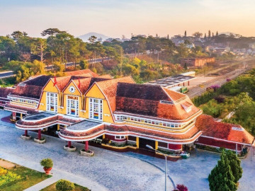11 địa điểm du lịch nổi tiếng ở Đà Lạt, từ cao nguyên núi đồi đến hồ nước trong xanh, du khách thích mê