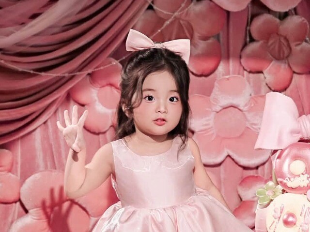 Giải trí - Lisa nhà Khánh Thi - Phan Hiển đón sinh nhật 3 tuổi