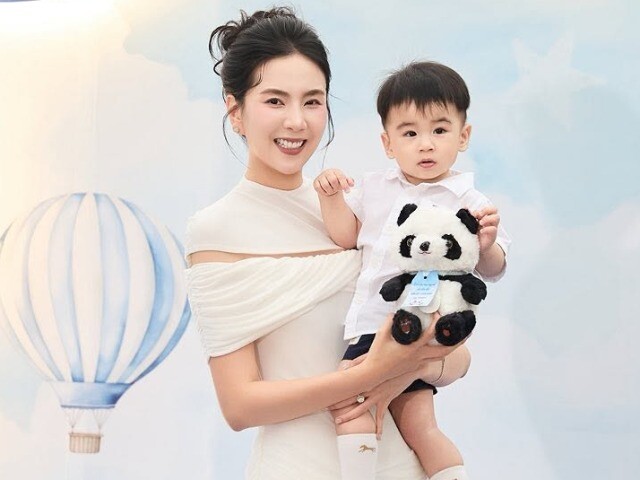 Giải trí - Con trai Mai Ngọc đón Lễ thành lập Thành phố Bắc Ninh hoành tráng, 17 tháng tuổi được mẹ chăm kỹ