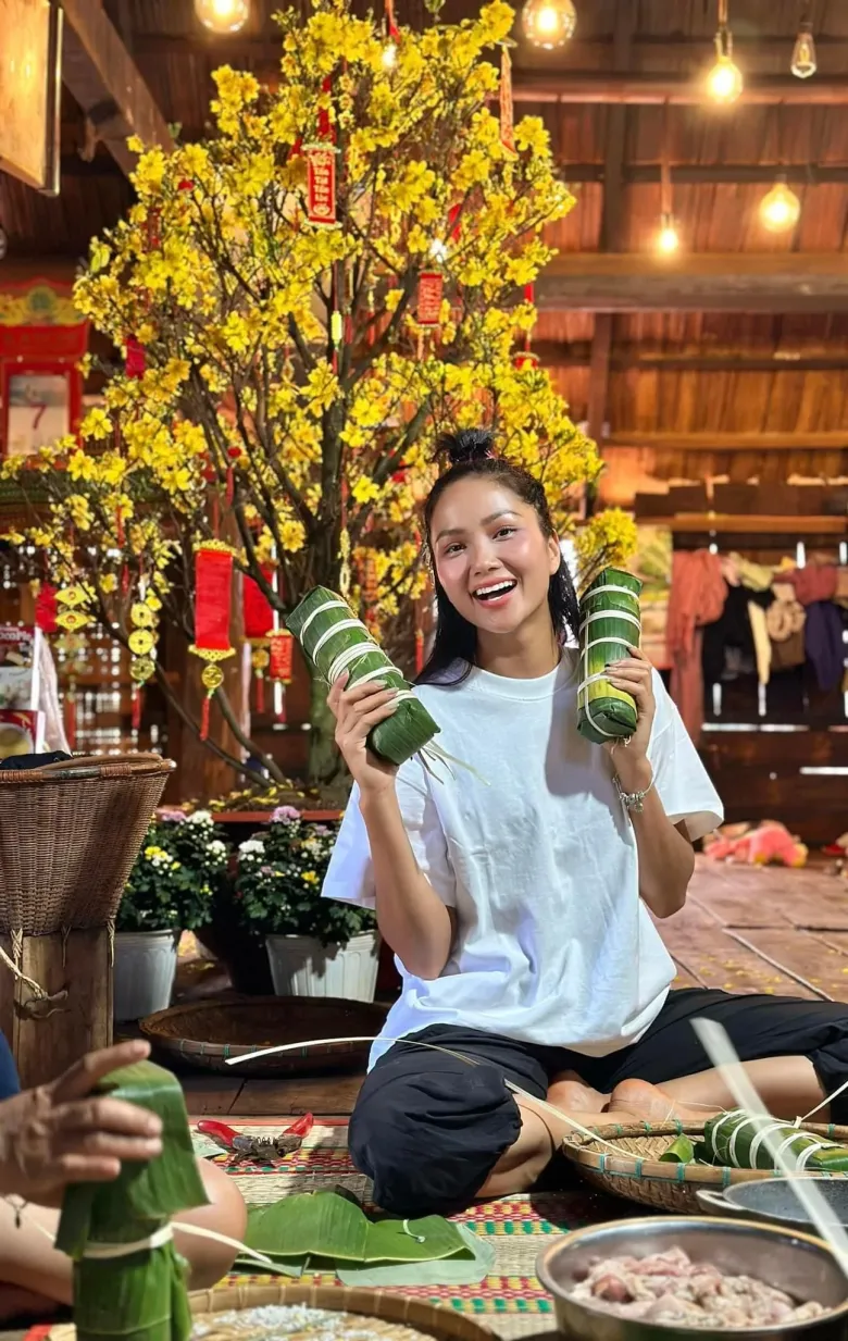 HHen Niê mua đất, nhà tặng bố mẹ ở Đắk Lắk.