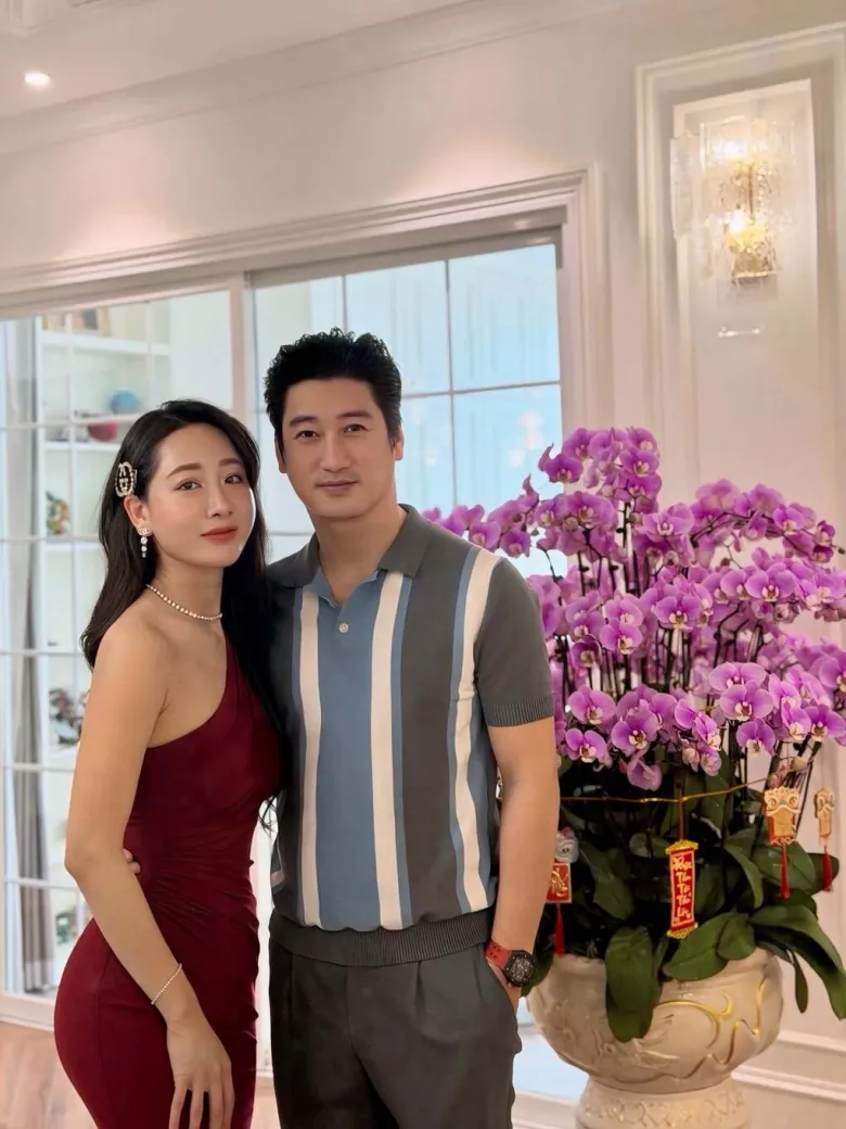 Ngọc Quỳnh và Thùy Anh đã chung sống được một thời gian, luôn thể hiện sự gắn bó.