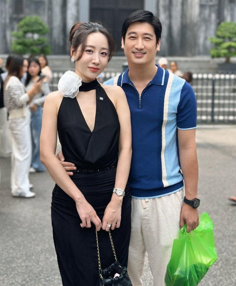 Cả 2 đều từng trải qua đổ vỡ hôn nhân, hiện tìm thấy sự đồng điệu trong cuộc sống.