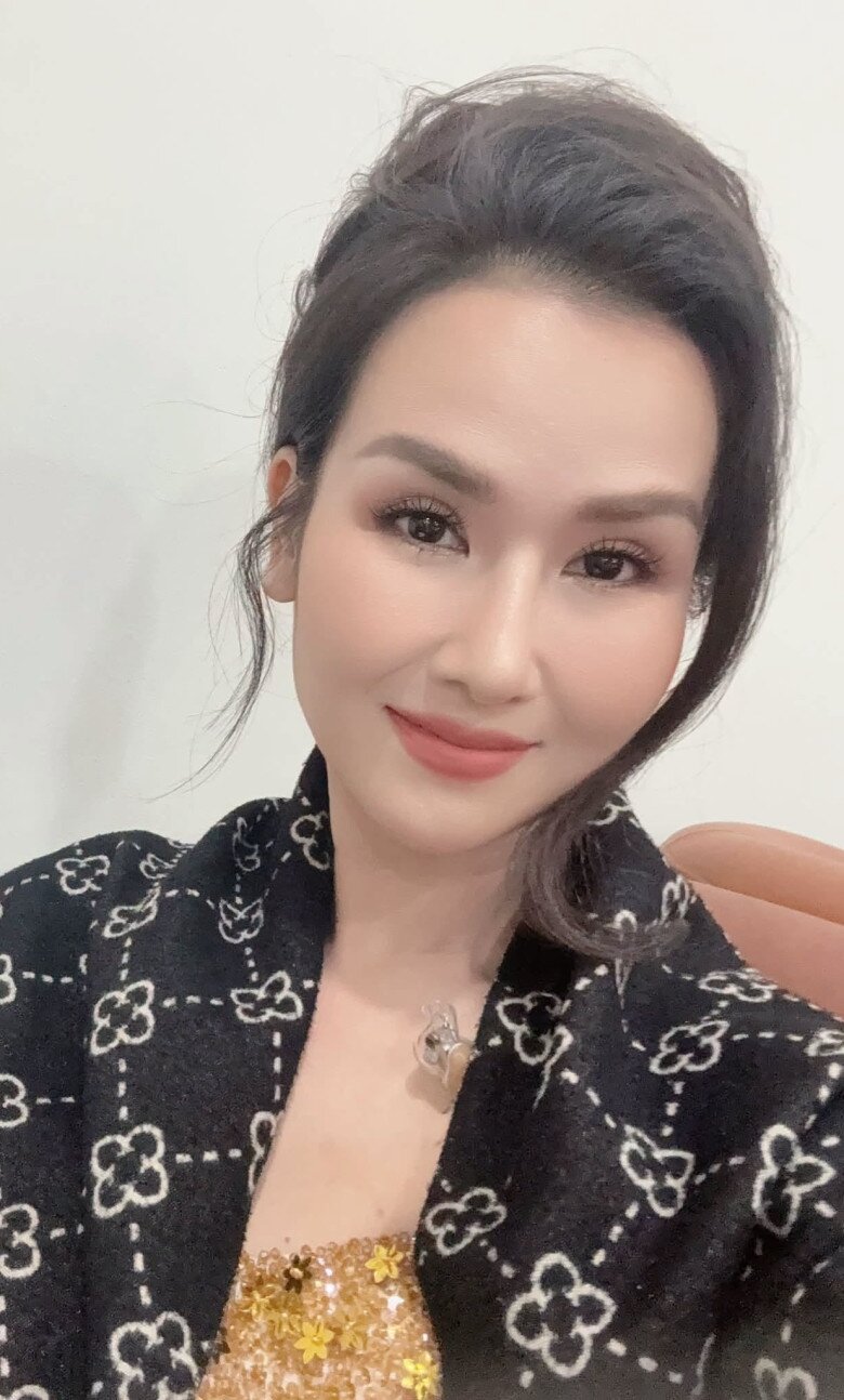 Cô từng là Á khoa đầu ra của trường.