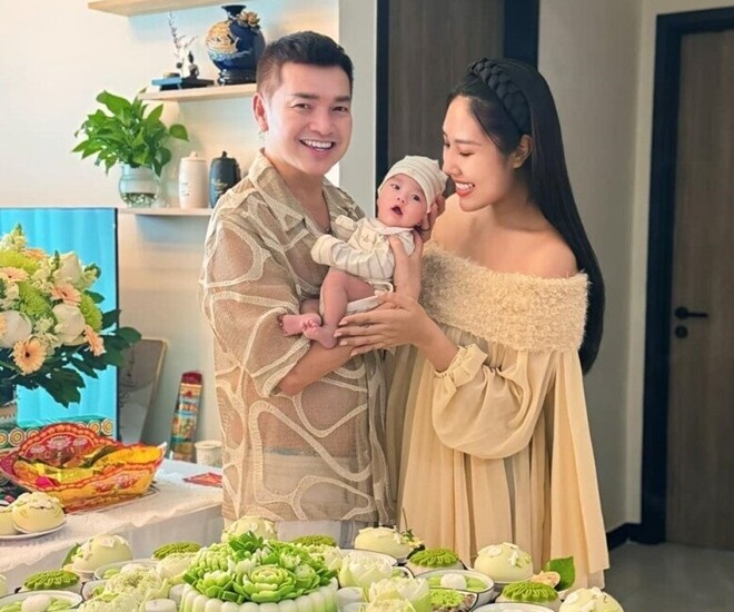Quang Minh và Tăng Khánh Chi đón con trai chung vào năm 2024.