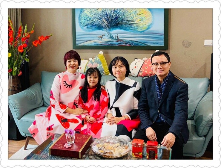 MC Diễm Quỳnh có cuộc sống viên mãn bên ông xã và 2 con gái.