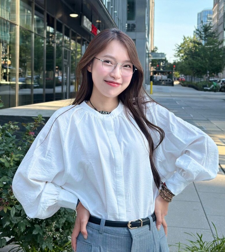 Khánh Vy được yêu mến bởi hình ảnh năng động.