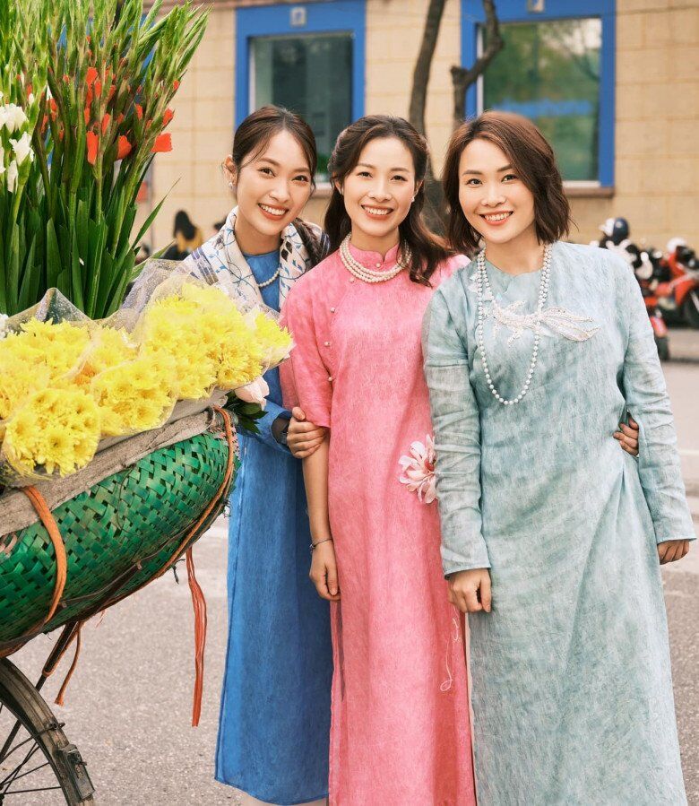 2 chị gái của Khánh Vy đều sở hữu thành tích học tập xuất sắc.