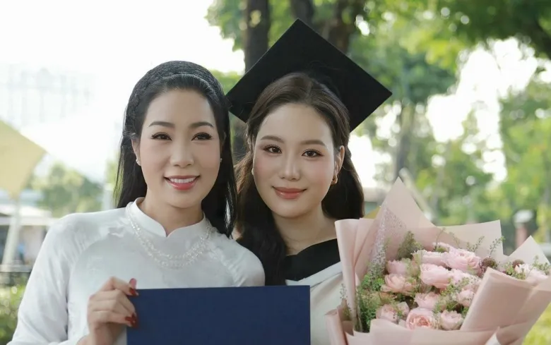 Khánh Ngân không theo đuổi nghệ thuật mà muốn kinh doanh giống bố.