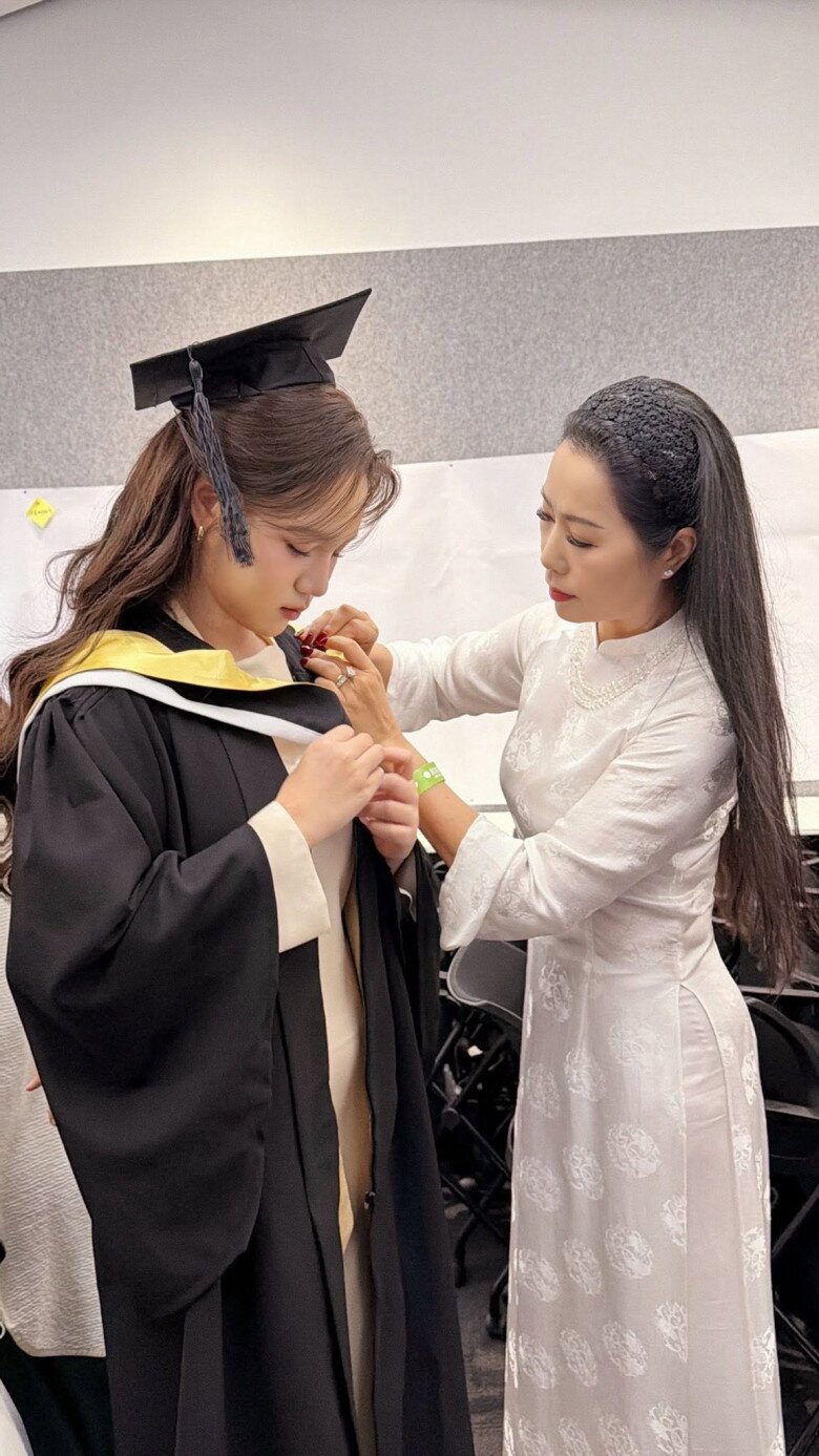Trịnh Kim Chi tự hào về thành tích học tập của ái nữ.