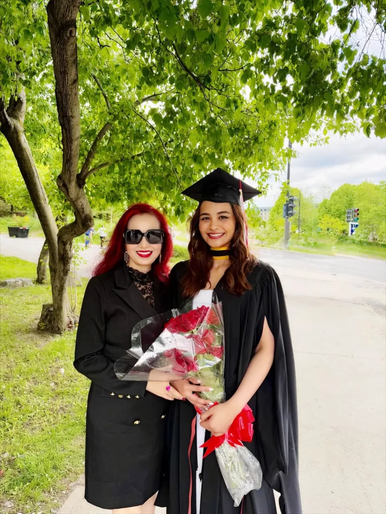 Con gái của Hoa hậu Diệu Hoa đã lấy bằng Thạc sĩ.
