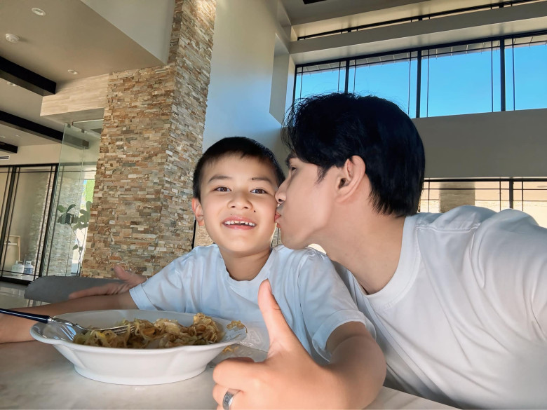 Đan Trường mong con sau này trở thành doanh nhân hơn là theo đuổi nghệ thuật.