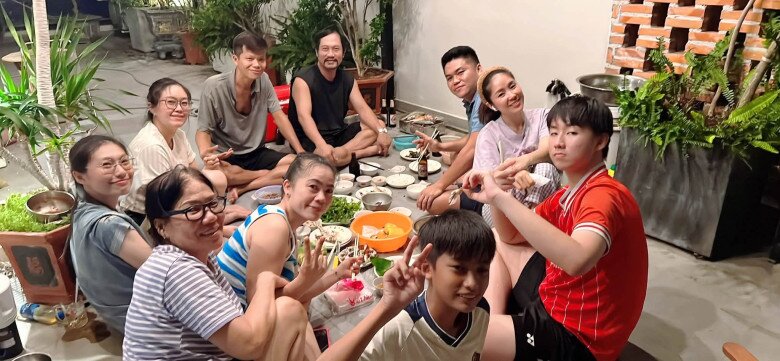 Lê Phương quây quần với gia đình chồng ở Lâm Đồng.