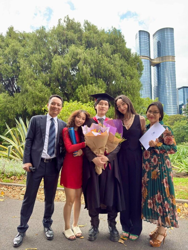 Mỹ Linh và ông xã Anh Quân có 3 con tài năng.