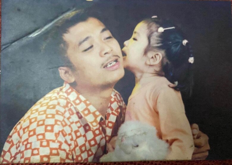 Nam nghệ sĩ giữ gìn những hình ảnh thuở nhỏ của con gái.