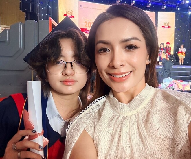 Thúy Hằng tự hào thông báo con gái đã vượt qua vòng phỏng vấn ở trường đại học tại Nhật Bản.