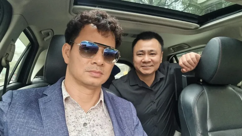2 nghệ sĩ luôn đồng hành, dành sự ủng hộ cho đối phương.