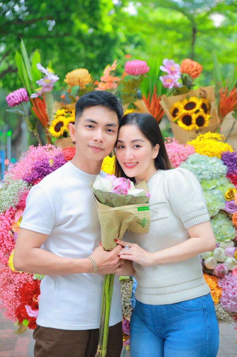Phan Hiển nhận được nhiều lời khen bởi sự đảm đang, luôn chăm lo cho gia đình.