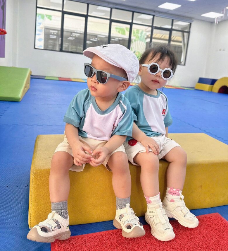 2 nhóc tì nhà Phương Oanh có tính cách trái ngược.