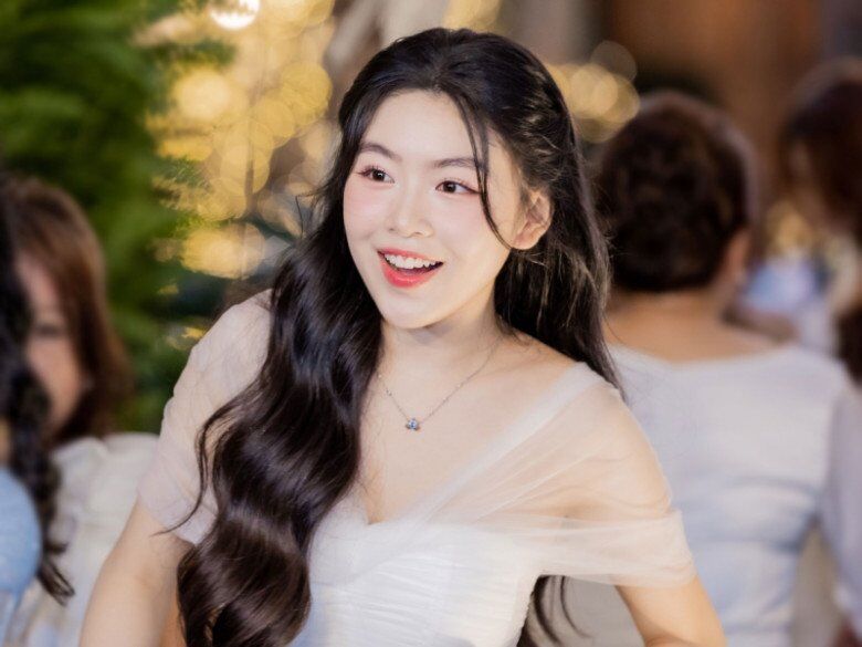 Lọ Lem như một nàng công chúa trong sinh nhật 18 tuổi.