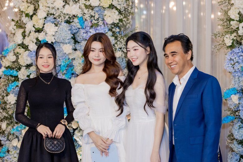 Buổi tiệc sinh nhật 18 tuổi của Lọ Lem thu hút được sự chú ý.