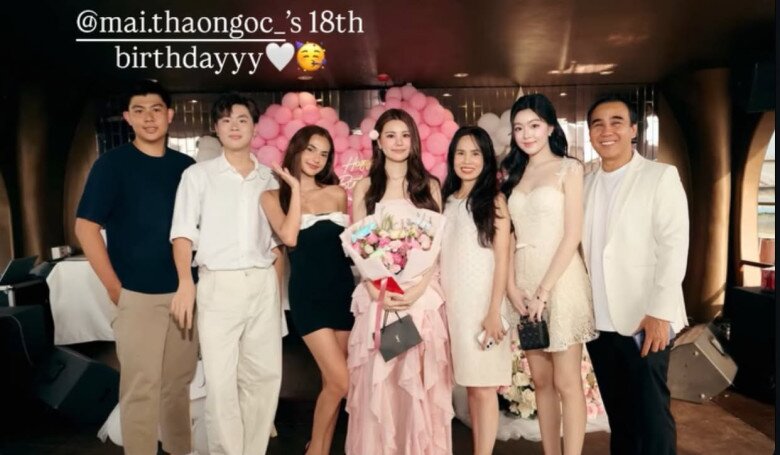 Ái nữ của Quyền Linh được người thân, bạn bè mừng sinh nhật.