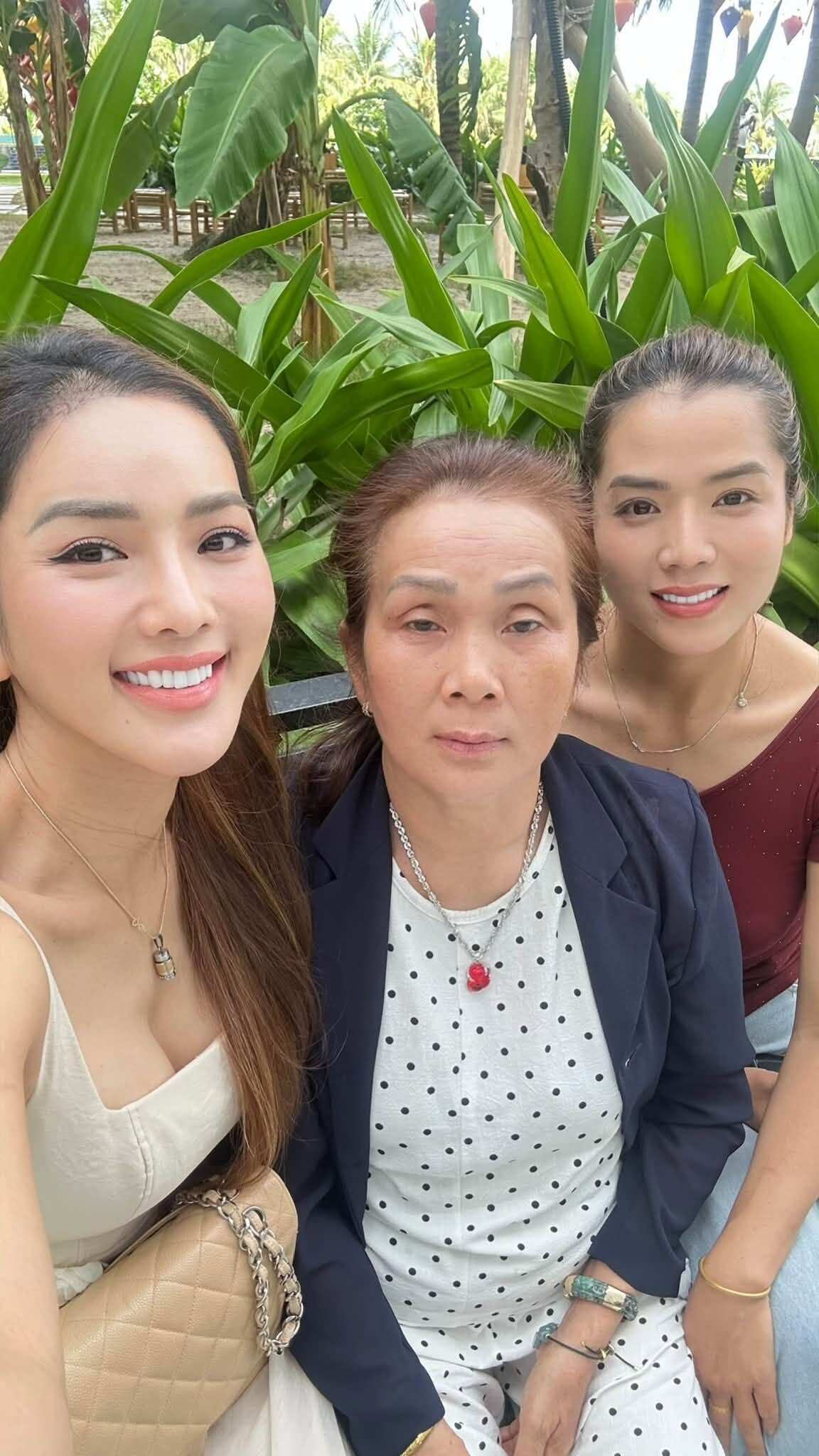 Sao Việt 24h: 2 con trai Kim Thư amp;#34;gây sốtamp;#34; khi đứng cạnh Lọ Lem - Hạt Dẻ; Thúy Diễm lộ sắc vóc trước khi amp;#34;nằm ổamp;#34; - 5