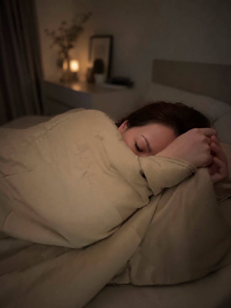 Sao Việt 24h: Bùi Tiến Dũng amp;#34;huy độngamp;#34; 4 người trông con để đi hẹn hò; Đan Lê khoe sự ngọt ngào sau tiếng ngáy của chồng - 2