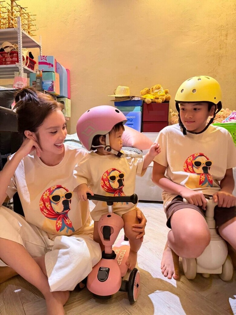 Sao Việt 24h: Chu Thanh Huyền ôm chầm mẹ chồng mừng Quang Hải kiến tạo; Quỳnh Lương có những ngày amp;#34;không làm chủ được cảm xúcamp;#34; - 2