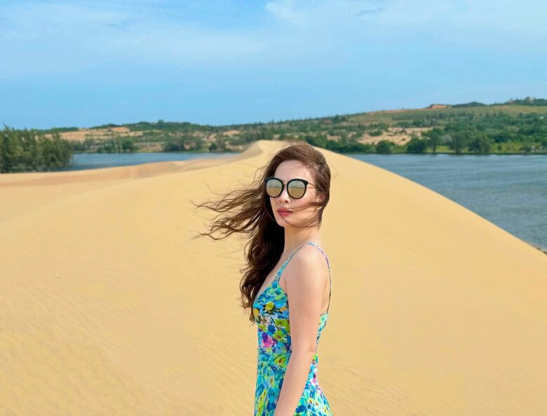 Sao Việt 24h: Chu Thanh Huyền ôm chầm mẹ chồng mừng Quang Hải kiến tạo; Quỳnh Lương có những ngày amp;#34;không làm chủ được cảm xúcamp;#34; - 9
