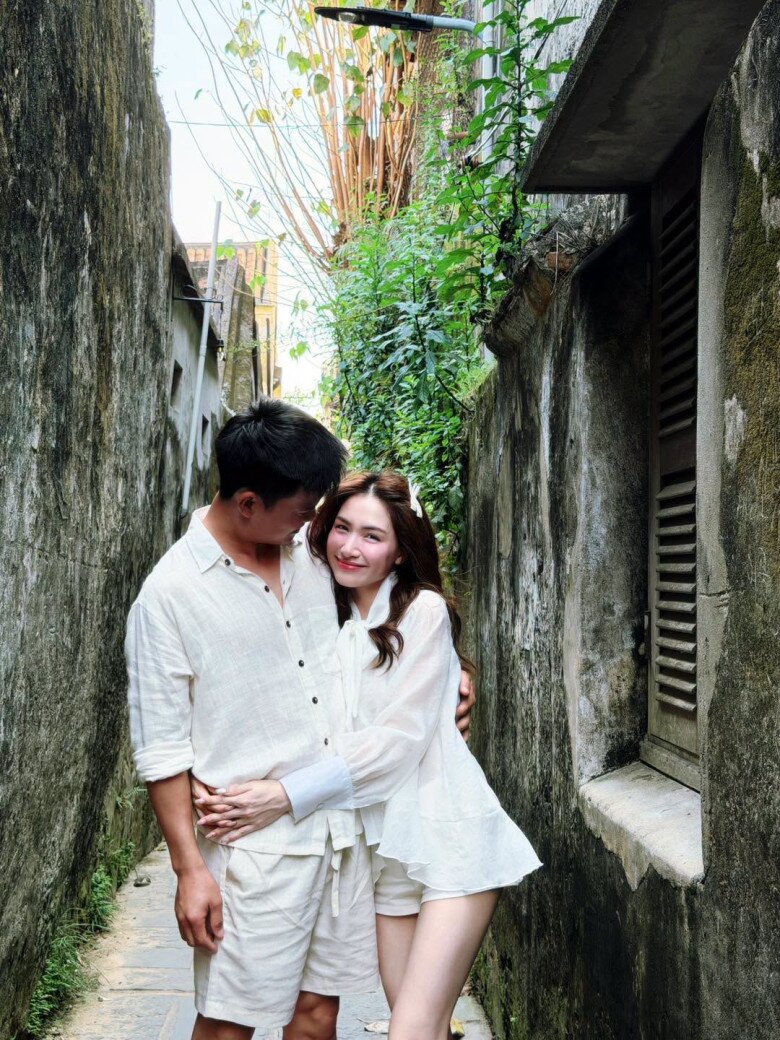 Sao Việt 24h: Chu Thanh Huyền ôm chầm mẹ chồng mừng Quang Hải kiến tạo; Quỳnh Lương có những ngày amp;#34;không làm chủ được cảm xúcamp;#34; - 5
