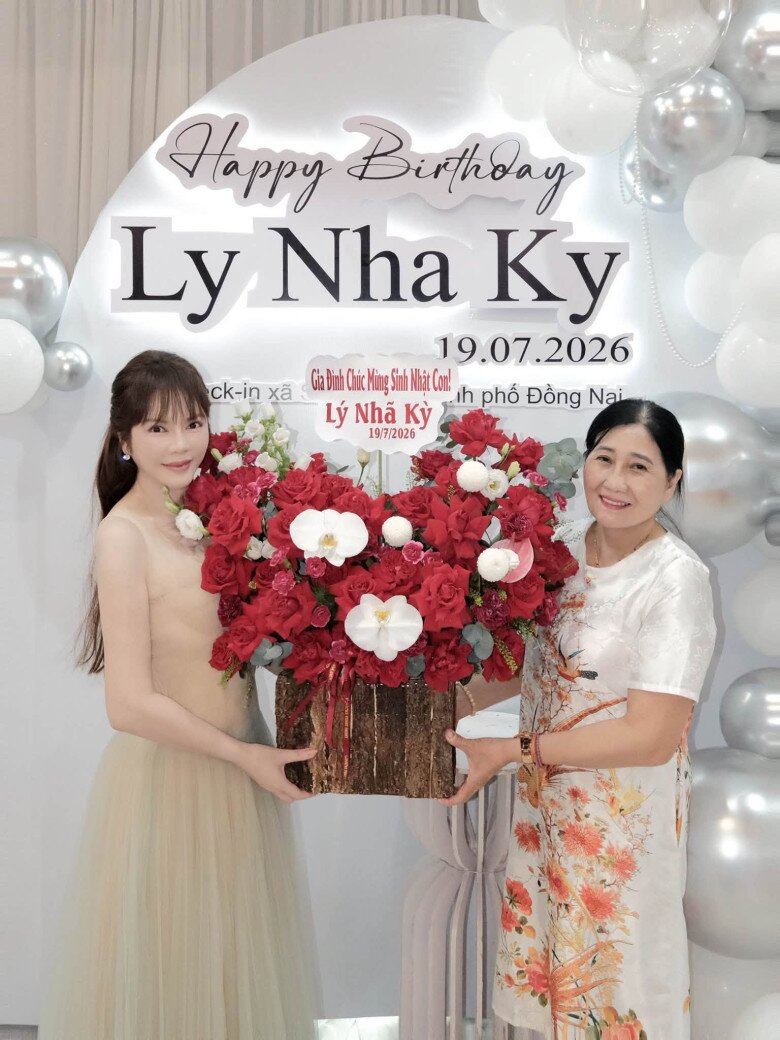 Sao Việt 24h: Ái nữ của Cường Đô La ra dáng thiếu nữ tuổi lên 6; Con út Đông Nhi hóa nàng tiên cá siêu đáng yêu - 6