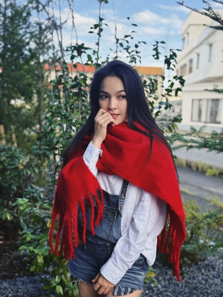 Sao Việt 24h: Con gái Ngô Thanh Vân hoá tomboy ở trời Tây; amp;#34;Nữ hoàng ảnh lịchamp;#34; khoe nhan sắc trẻ trung bên mẹ ruột 90 tuổi - 7