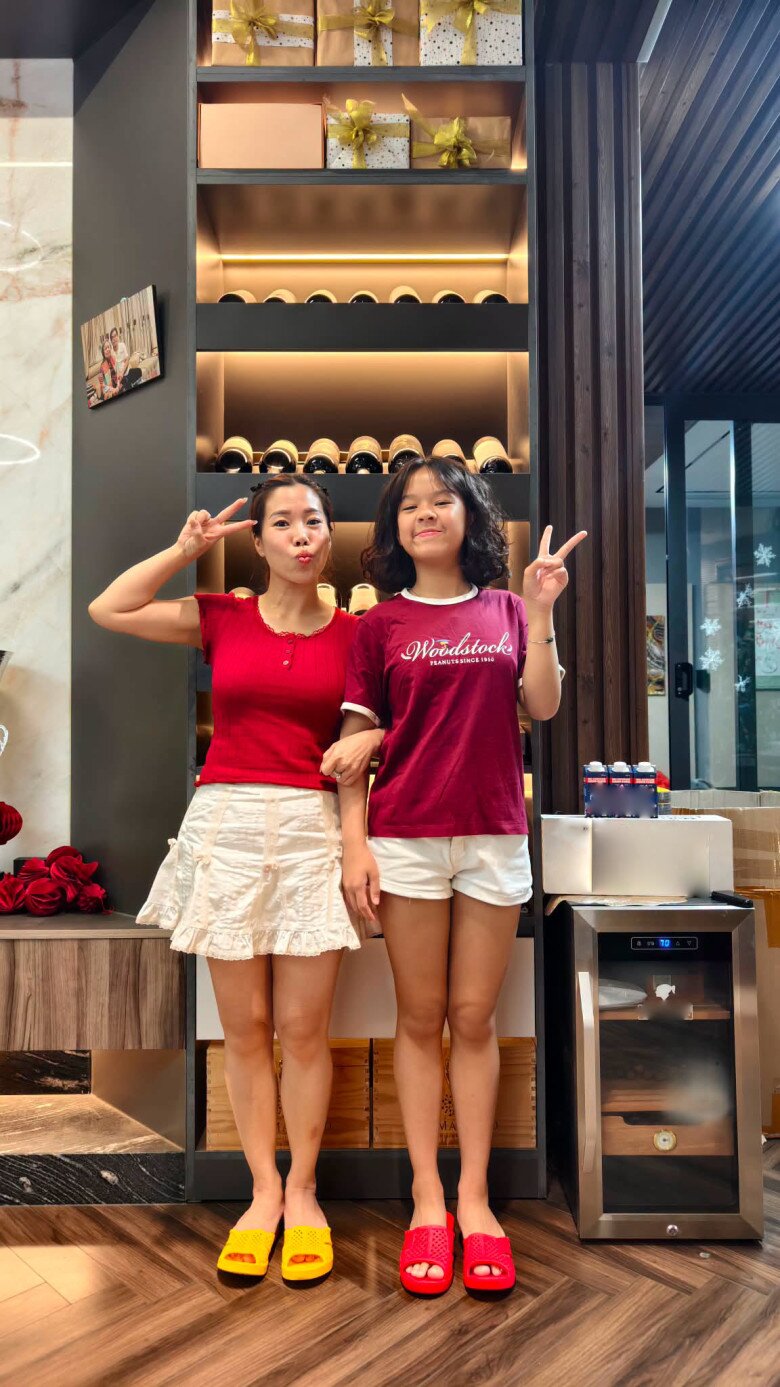 Sao Việt 24h: Con trai BTV Thụy Vân sở hữu vẻ ngoài như tài tử; Lisa nhà Hồ Ngọc Hà làm bánh tặng ông ngoại lai Pháp - 4
