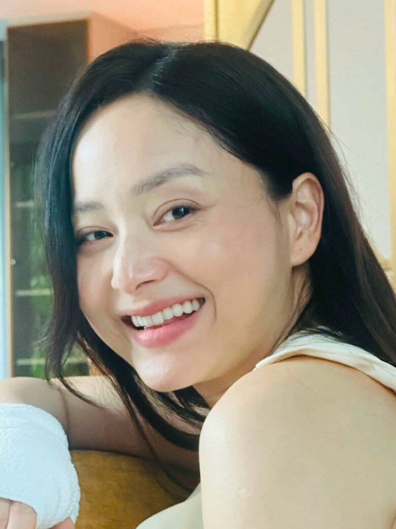 Sao Việt 24h: Leon nhà Hồ Ngọc Hà 6 tuổi đá bóng như amp;#34;siêu saoamp;#34;; Con gái Kha Ly cười rạng rỡ đón sinh nhật 2 tuổi - 8