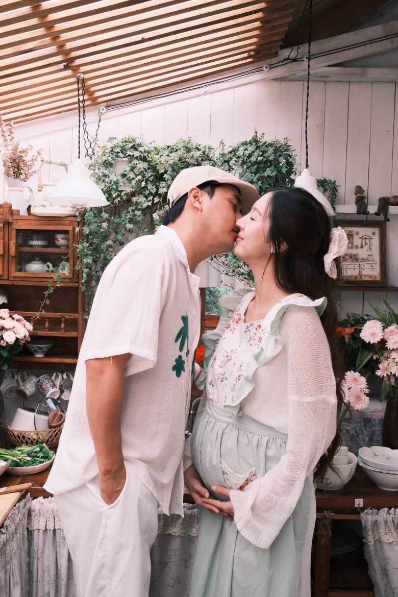 Sao Việt 24h: Diễm Hương khoe amp;#34;nhà triệu đôamp;#34; ở Canada; Lý Thùy Chang chia sẻ về biểu cảm lạnh lùng của Chi Bảo - 5