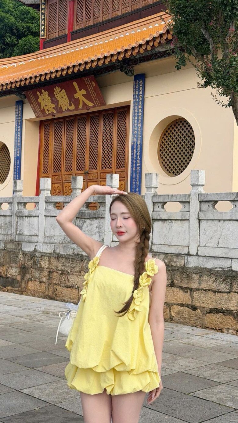 Sao Việt 24h: Mai Ngọc thích thú vì con trai biểu cảm thay đổi như thời tiết; Tiến Luật amp;#34;bó tayamp;#34; với 2 con gái song sinh - 10