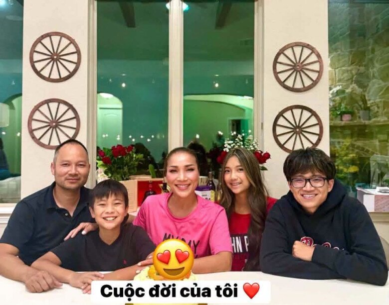 Sao Việt 24h: Nhã Phương thân thiết bên Khả Ngân, mừng khi đàn em khoe nhẫn; NSƯT Chí Trung vi vu cùng bạn gái kém 17 tuổi - 7