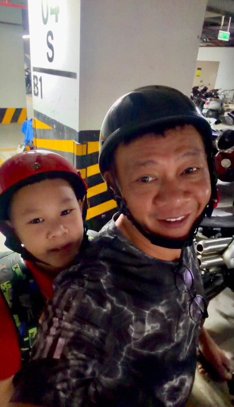 Sao Việt 24h: Nhã Phương thân thiết bên Khả Ngân, mừng khi đàn em khoe nhẫn; NSƯT Chí Trung vi vu cùng bạn gái kém 17 tuổi - 8