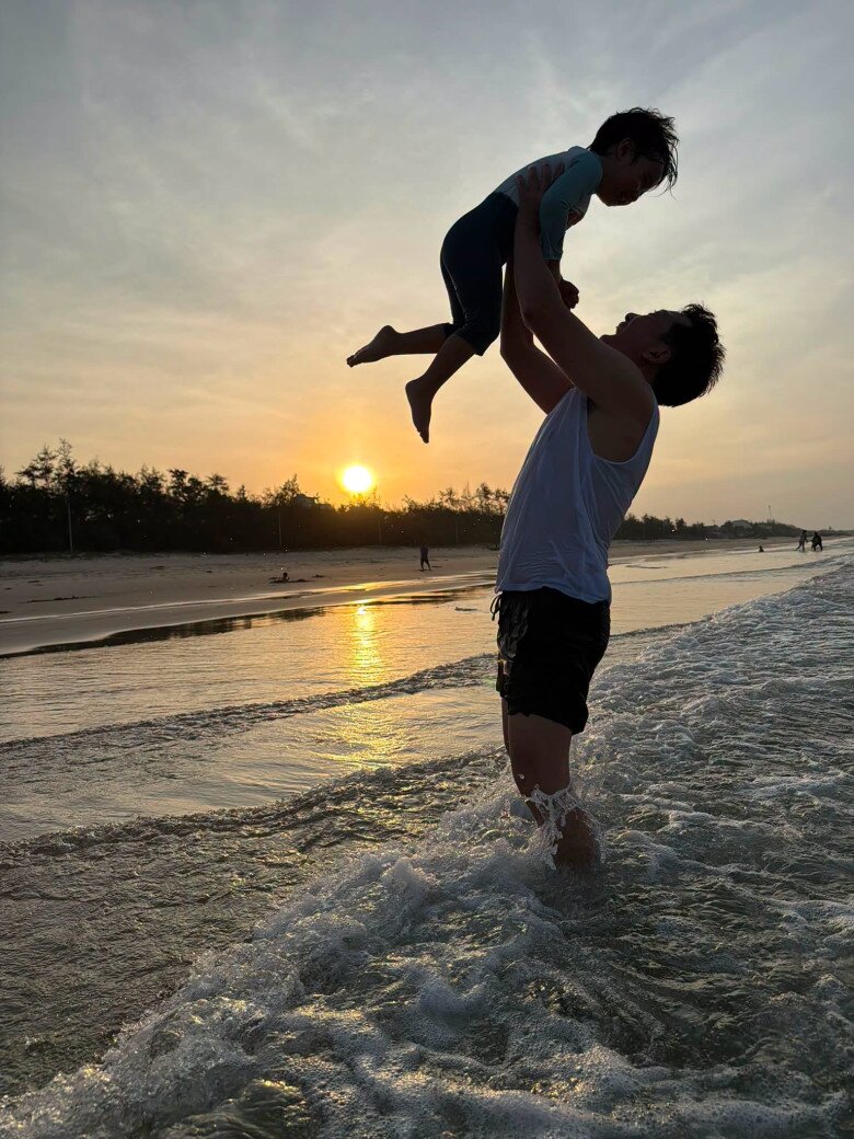 Sao Việt 24h: Quỳnh Nga - Việt Anh mua chung nhà hậu công khai yêu nhau; Chồng Hamp;#39;Hen Niê khoe được bố chồng Ê Đê chiều chuộng - 5