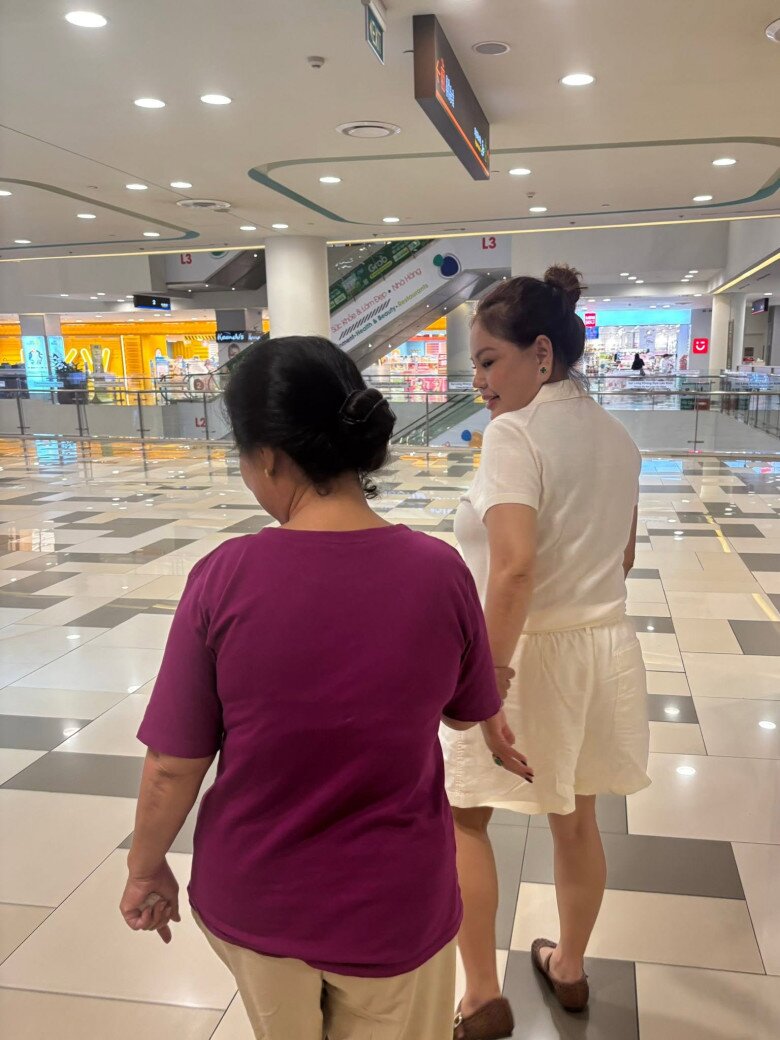 Sao Việt 24h: Quỳnh Nga - Việt Anh công khai loạt khoảnh khắc hẹn hò tình tứ; Mẹ 3 con Nhã Phương khoe vóc dáng - 5