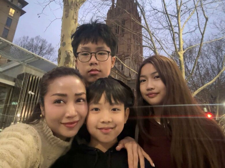 Sao Việt 24h: Quỳnh Nga - Việt Anh công khai loạt khoảnh khắc hẹn hò tình tứ; Mẹ 3 con Nhã Phương khoe vóc dáng - 7