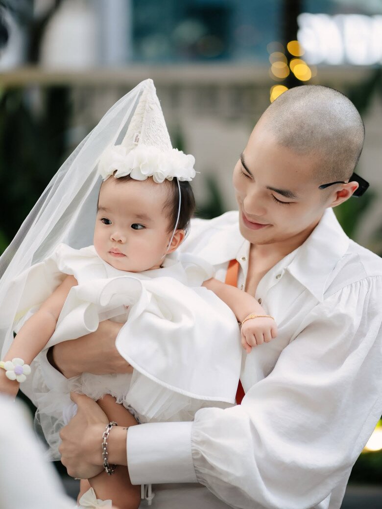 Sao Việt 24h: Tăng Thanh Hà trổ tài vào bếp ở căn biệt thự triệu đô; Lê Phương khoe khoảnh khắc 2 bà thông gia thân thiết - 6