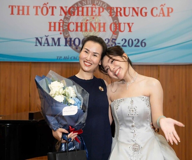 Võ Hạ Trâm là giảng viên của Nhạc viện TP HCM.